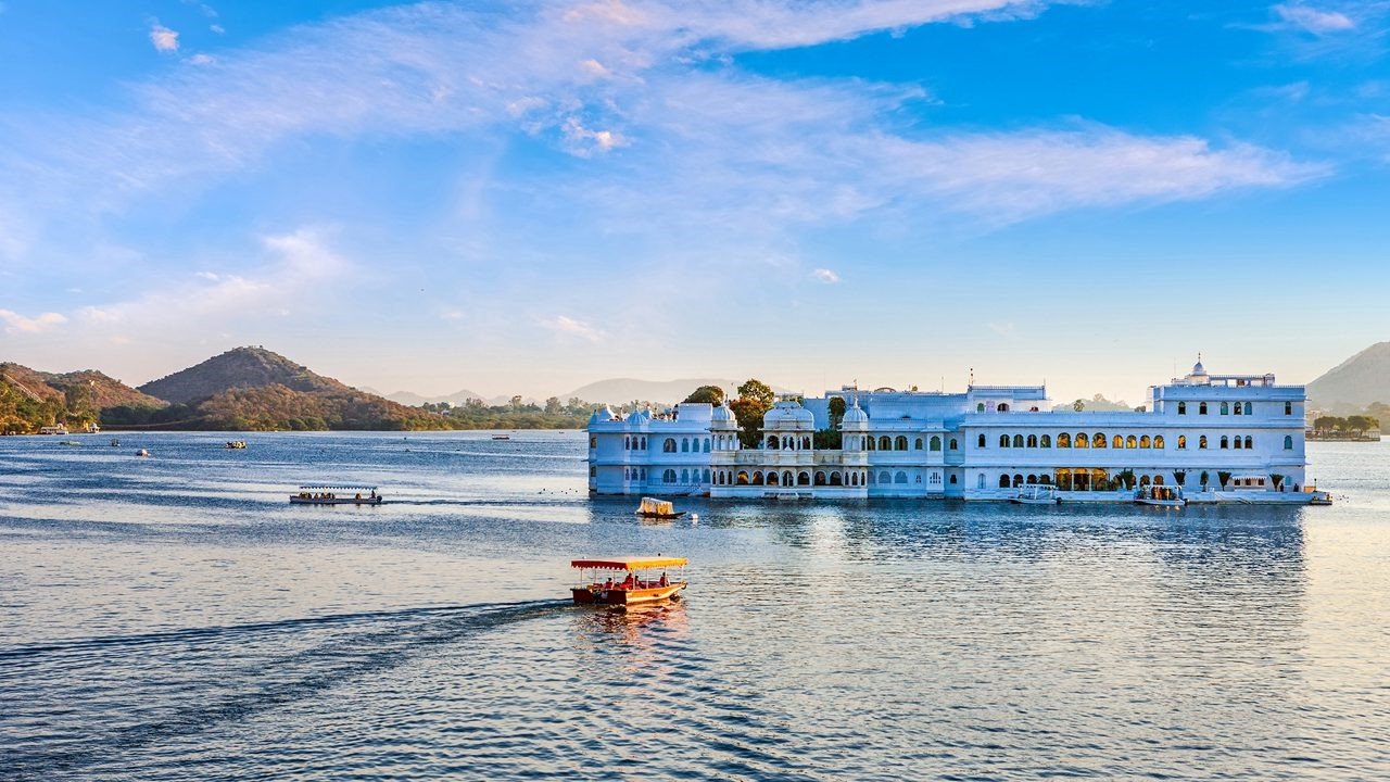 Taxi in Udaipur