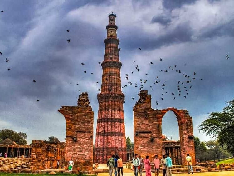 Qutub Minar - Sightseeing Spot in Delhi